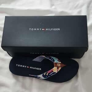 Tommy Hilfiger Floral Strap Flip Flops